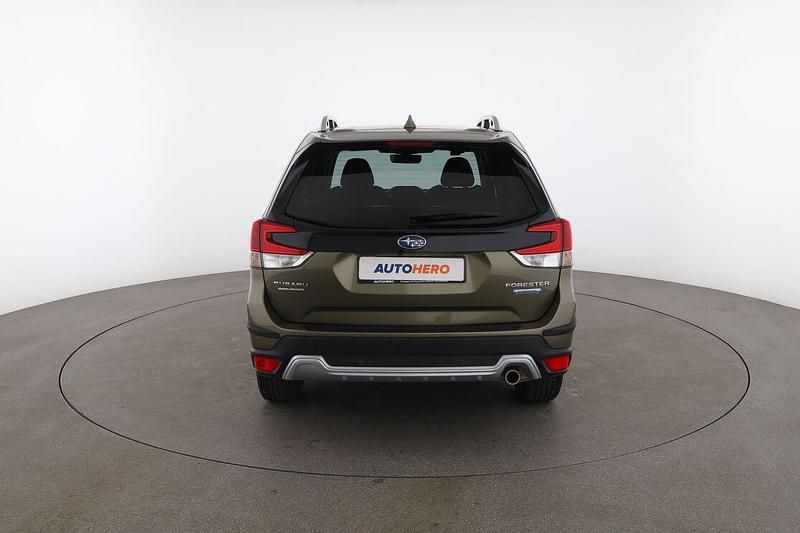 Usata Subaru Forester Style 150 CV (110 kW) 2023 Verde SUV