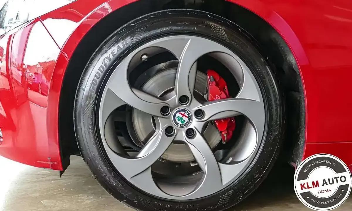 Usata Alfa Romeo Giulia 200 CV (147 kW) 2018 Rosso Berlina
