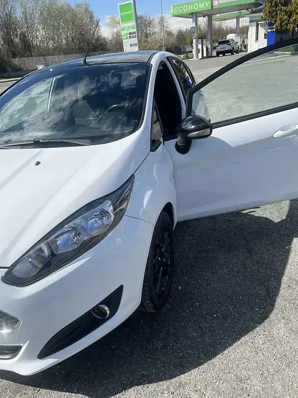 Usata Ford Fiesta 75 CV (55 kW) 2016 Utilitaria