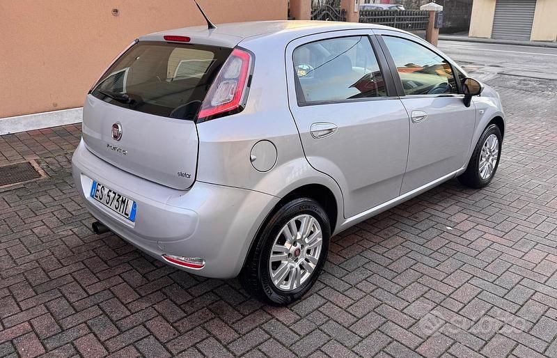 Usata Fiat Punto 78 CV (57 kW) 2013 Grigio Utilitaria