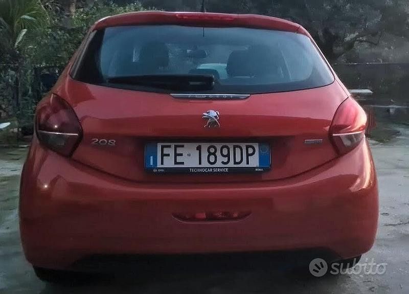 Usata Peugeot 208 Allure 75 CV (55 kW) 2016 Rosso Utilitaria