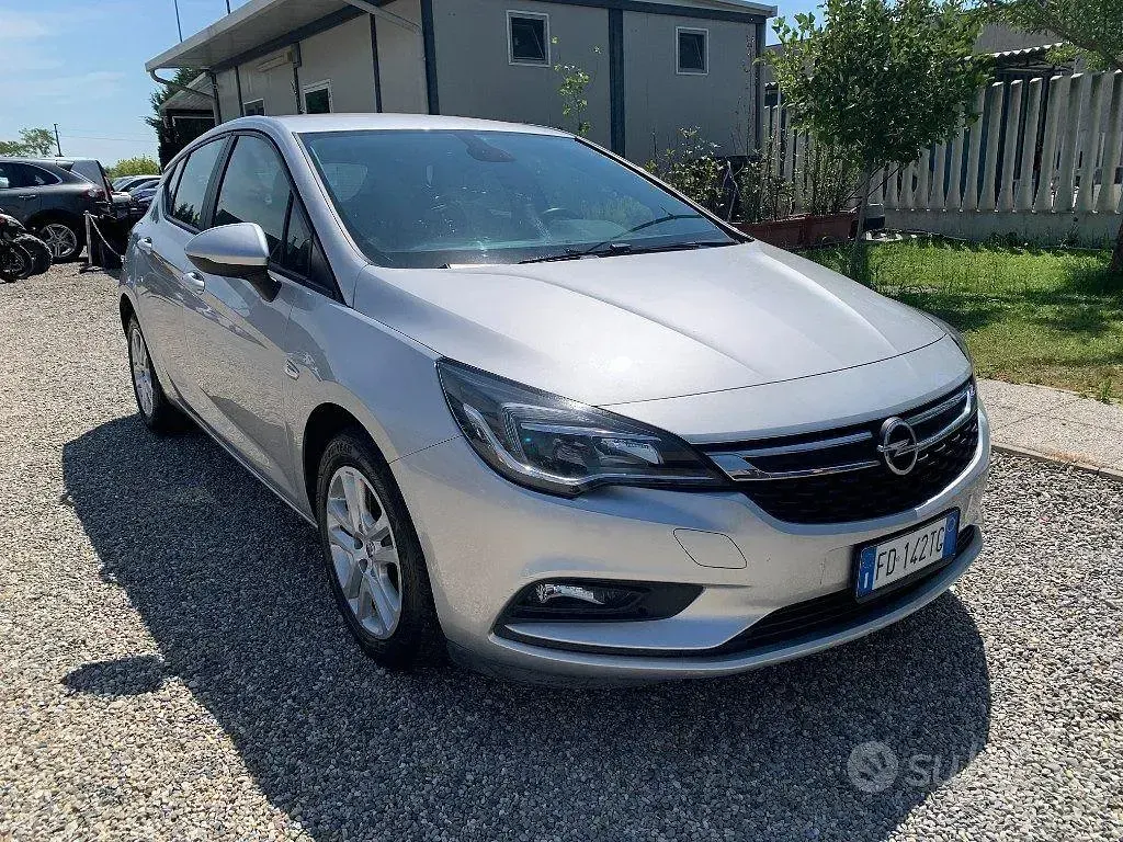 Usata Opel Astra 101 CV (74 kW) 2016 Grigio Berlina