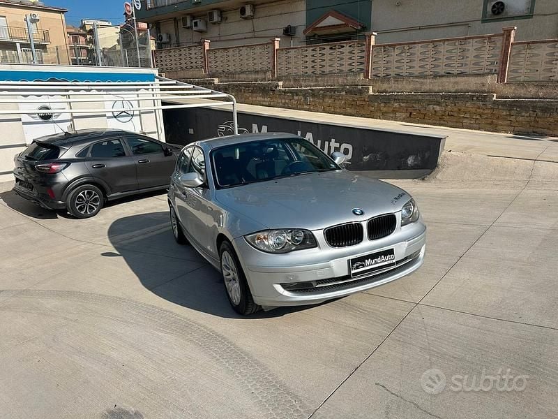 Usata BMW 118 Efficient Dynamics 142 CV (104 kW) 2010 Grigio Utilitaria