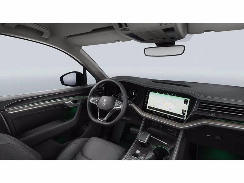 Nuova VW Touareg R-line 231 CV (169 kW) 2026 Grenadill black metallizzato SUV