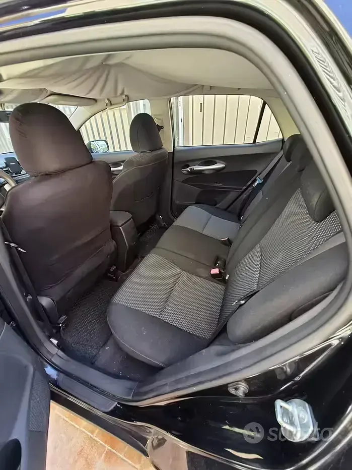 Usata Toyota Auris 126 CV (92 kW) 2010 Nero Utilitaria