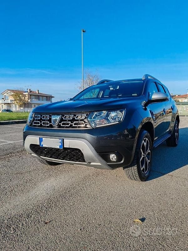 Usata Dacia Duster Prestige 116 CV (85 kW) 2018 Grigio SUV
