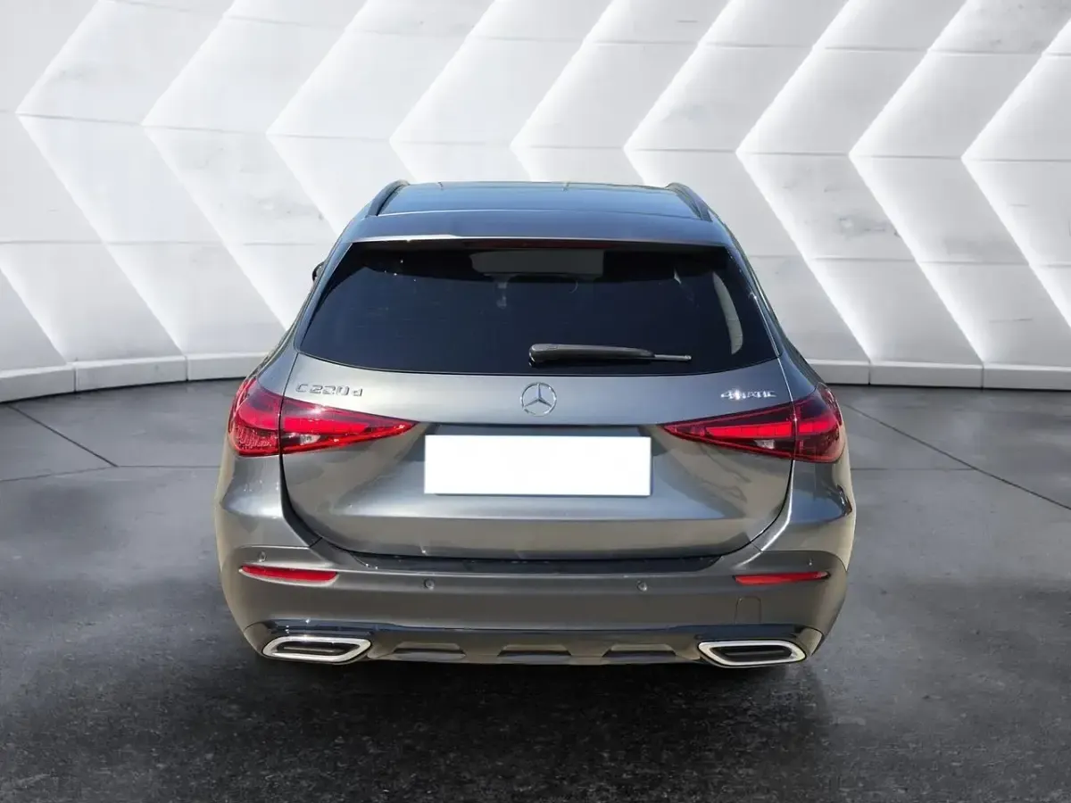 Usata Mercedes 220 Premium 200 CV (147 kW) 2023 Argento Station wagon