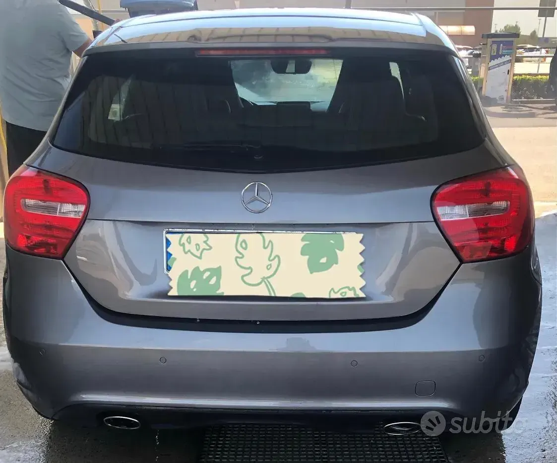 Usata Mercedes A180 109 CV (80 kW) 2015 Grigio Utilitaria
