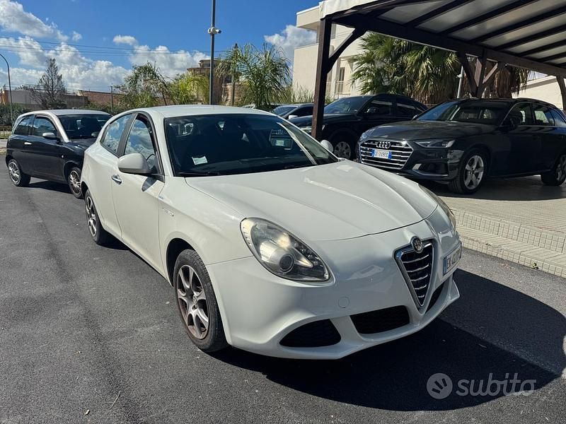 Usata Alfa Romeo Giulietta Progression 120 CV (88 kW) 2012 Bianco Utilitaria
