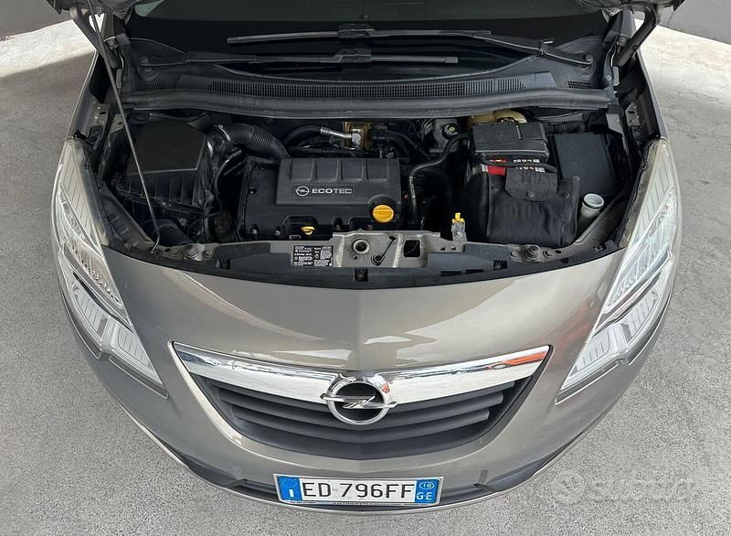 Usata Opel Meriva Cosmo 100 CV (73 kW) 2010 Grigio Monovolume