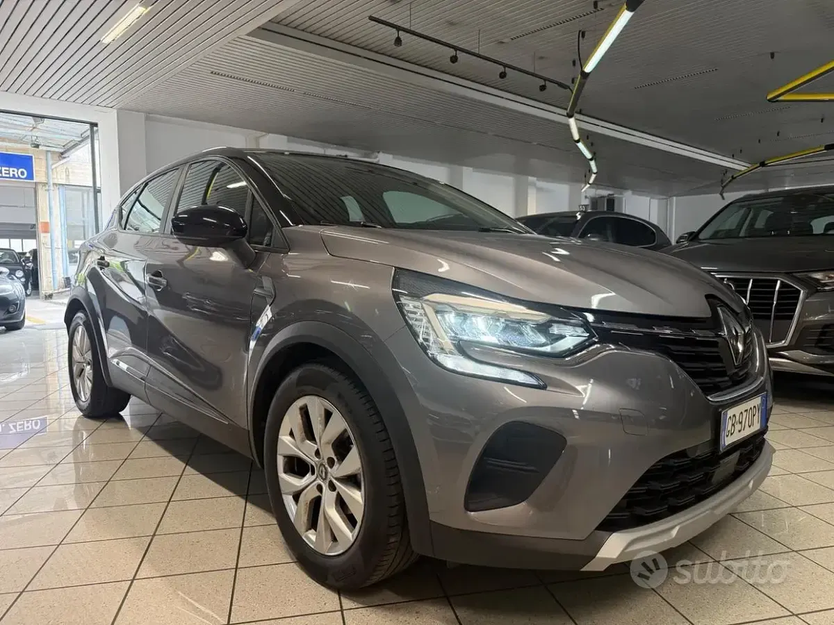 Usata Renault Captur Intens 101 CV (74 kW) 2020 Grigio SUV