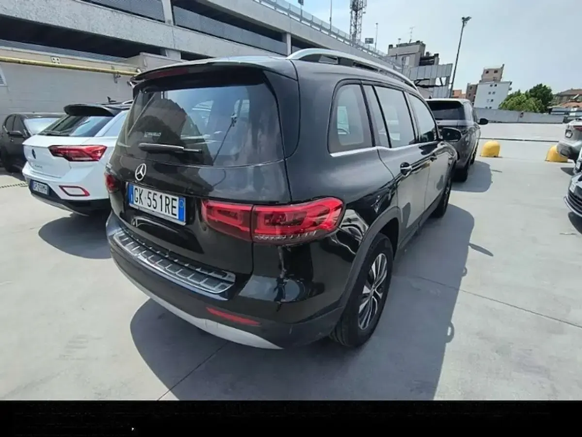 Usata Mercedes GLB200 Business 150 CV (110 kW) 2022 Nero SUV