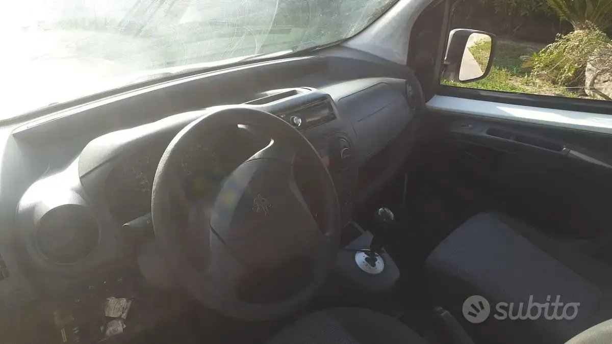 Usata Peugeot Bipper 68 CV (50 kW) 2011 Monovolume