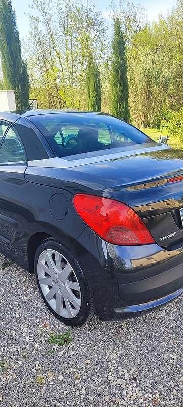 Usata Peugeot 207 CC 109 CV (80 kW) 2007 Nero Cabrio
