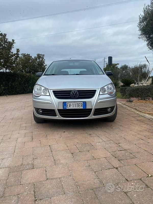 Usata VW Polo Sportline 69 CV (50 kW) 2007 Grigio Utilitaria