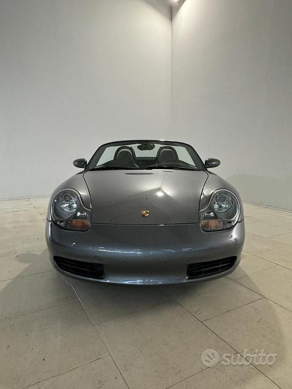Usata Porsche Boxster 220 CV (161 kW) 2002 Grigio Cabrio