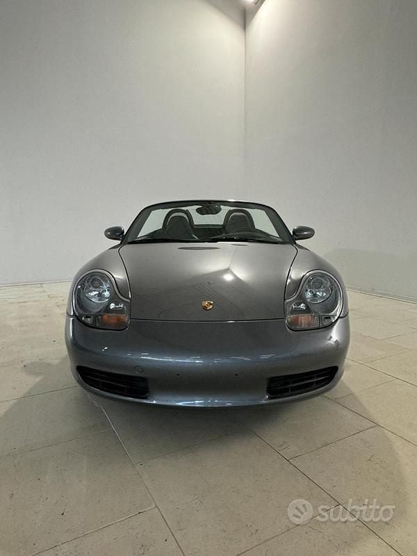 Usata Porsche Boxster 228 CV (167 kW) 2002 Grigio Cabrio