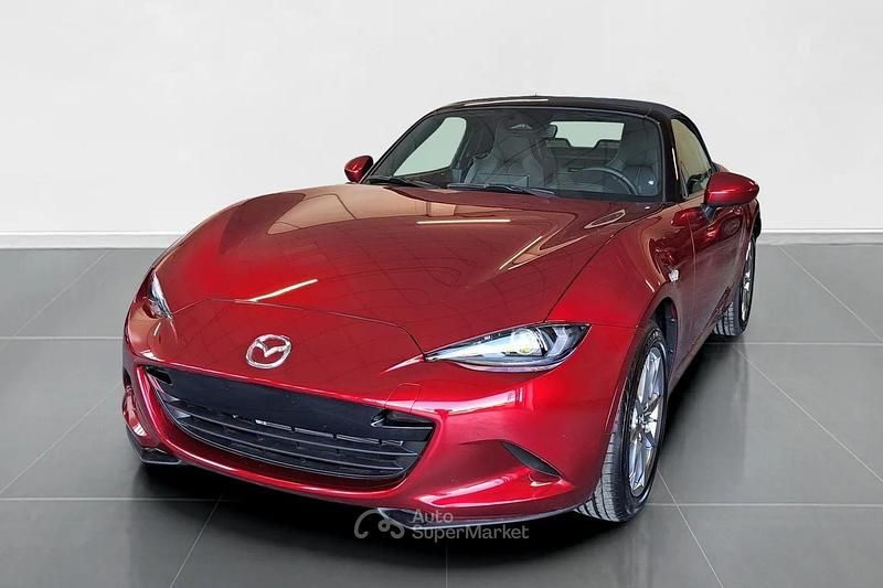 Nuova Mazda MX5 Exclusive-Line 133 CV (97 kW) 2026 Soul red crystal Cabrio
