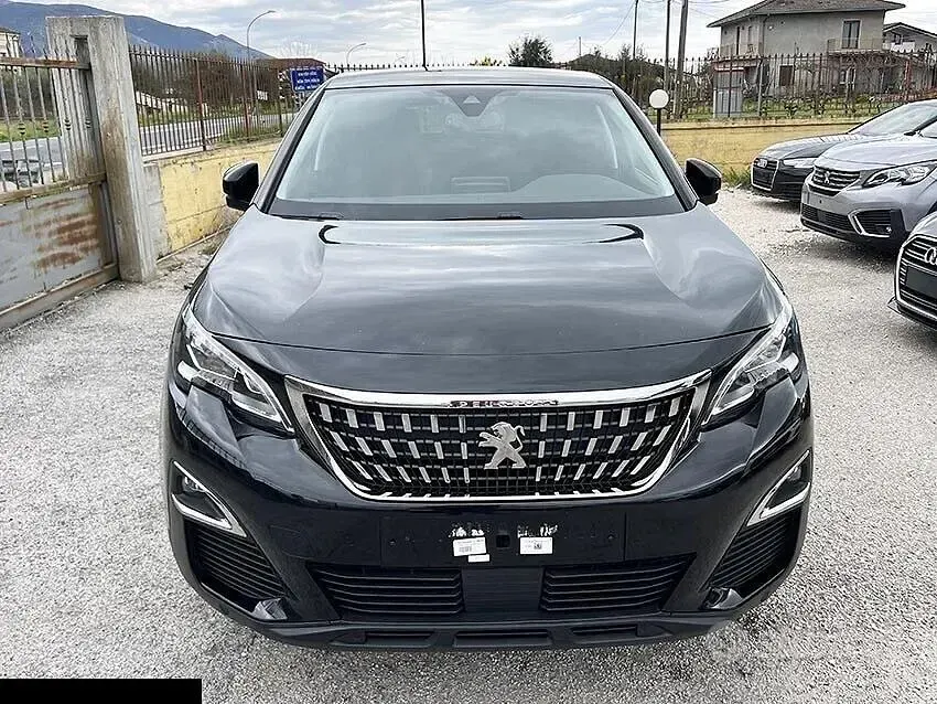 Usata Peugeot 3008 130 CV (95 kW) 2019 Nero SUV