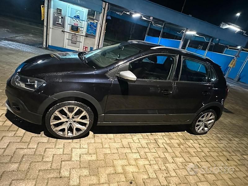 Usata VW Polo Cross 90 CV (66 kW) 2016 Nero Utilitaria