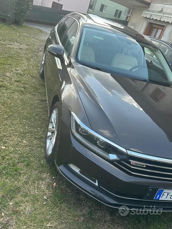 Usata VW Passat 240 CV (176 kW) 2016 Marrone Station wagon