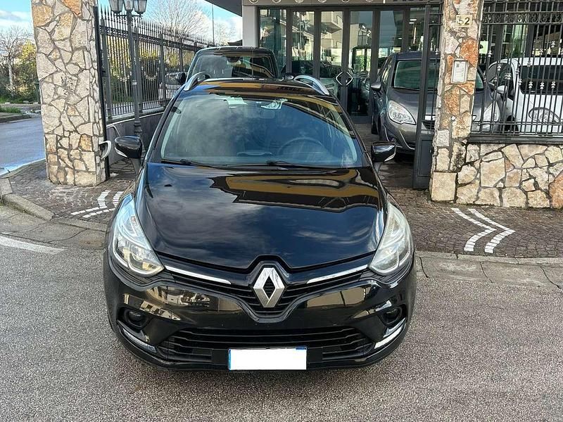 Usata Renault Clio GrandTour Intens 75 CV (55 kW) 2016 Nero Station wagon