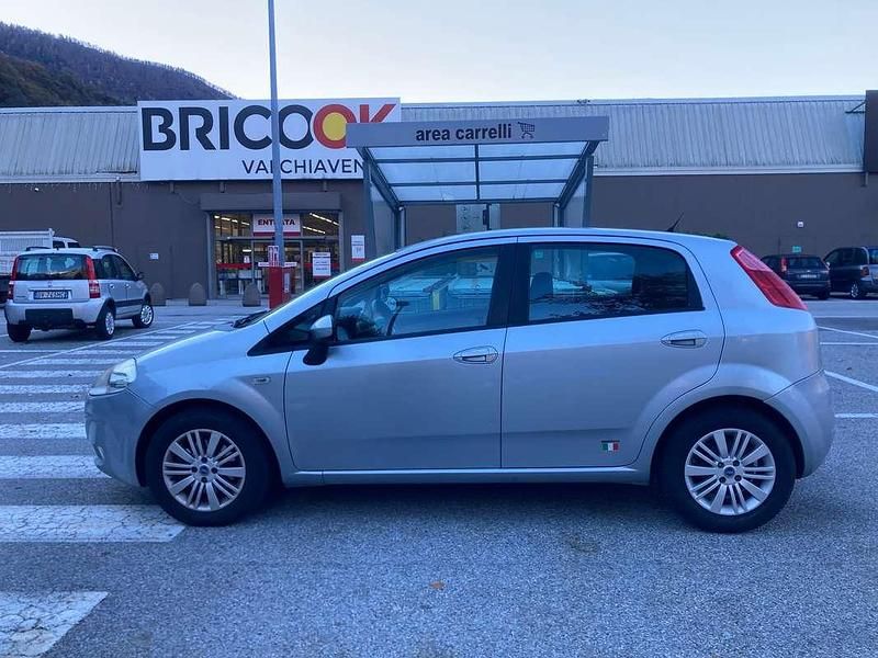 Usata Fiat Grande Punto Emotion 90 CV (66 kW) 2006 Argento Utilitaria