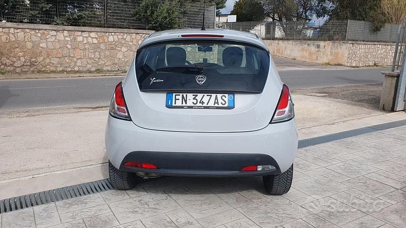 Usata Lancia Ypsilon 69 CV (50 kW) 2018 Utilitaria