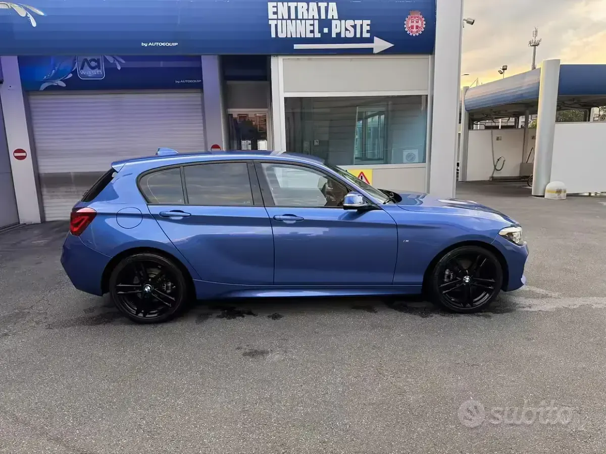 Usata BMW 120 Shadowline 184 CV (135 kW) 2019 Blu Utilitaria
