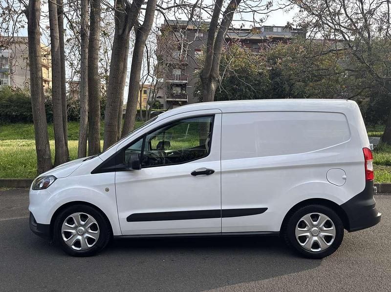 Usata Ford Tourneo Courier 75 CV (55 kW) 2022 Other Monovolume