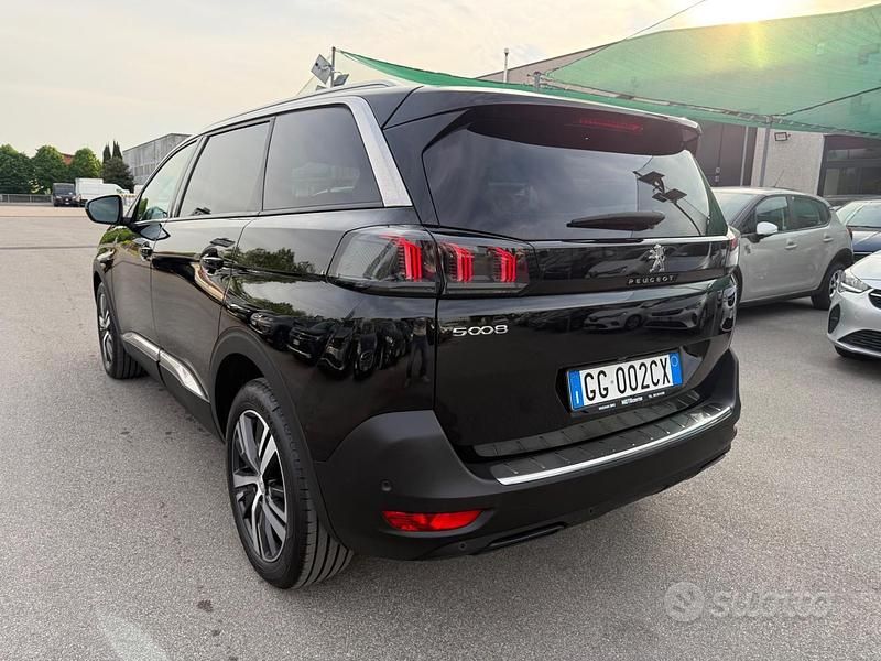 Gebraucht Peugeot 5008 Allure 131 PS (96 kW) 2021 Schwarz SUV