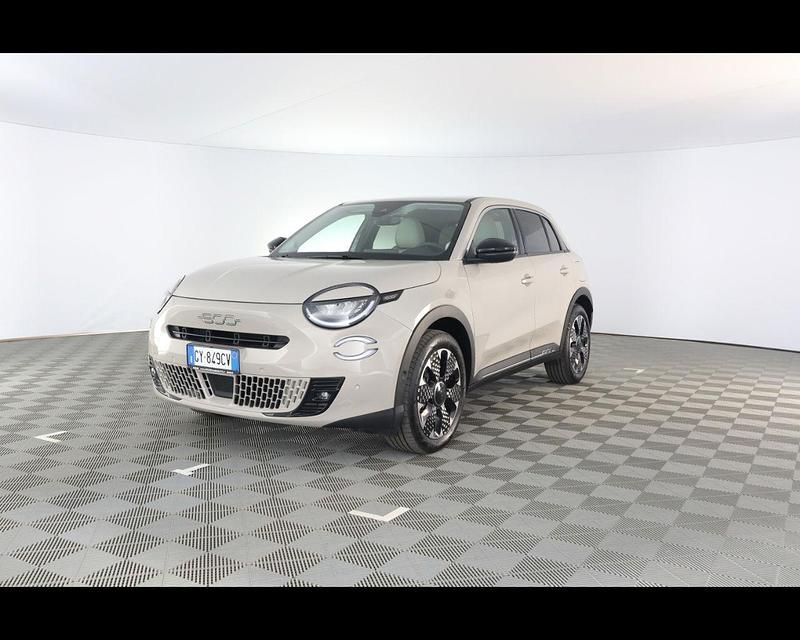 Usata Fiat 600 La Prima 100 CV (73 kW) 2025 Sabbia metallizzato SUV