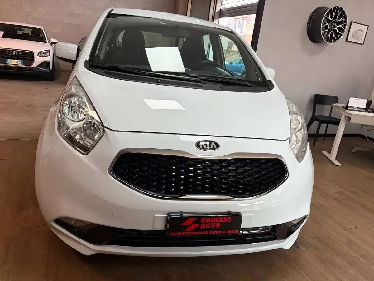 Usata Kia Venga 90 CV (66 kW) 2016 Bianco Utilitaria