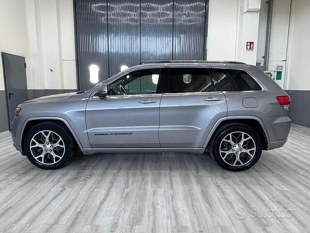 Usata Jeep Grand Cherokee Overland 250 CV (183 kW) 2019 Grigio SUV