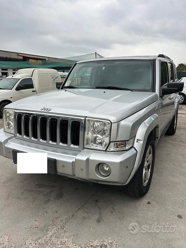 Usata Jeep Commander Limited 217 CV (159 kW) 2007 Grigio SUV