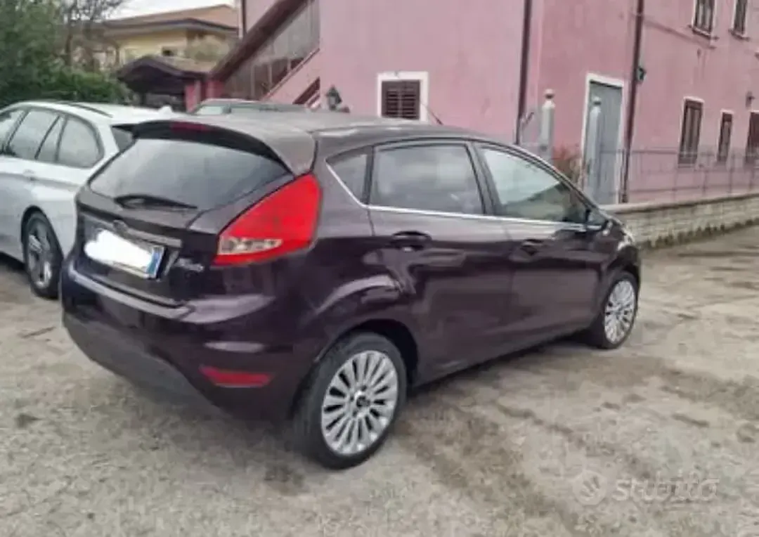 Usata Ford Fiesta Titanium 75 CV (55 kW) 2011 Berlina