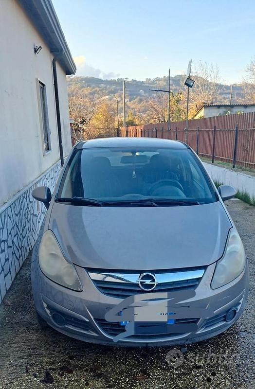 Usata Opel Corsa 75 CV (55 kW) 2011 Utilitaria