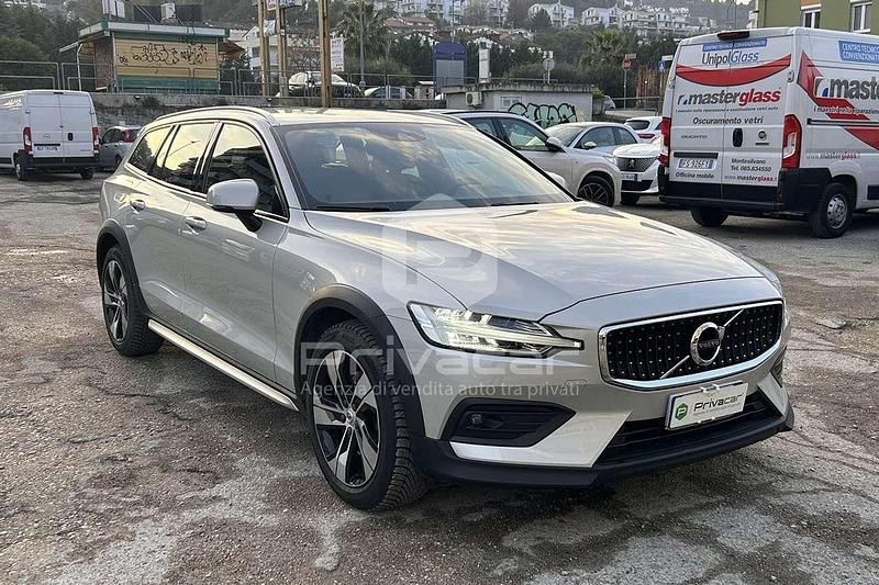 Usata Volvo V60 CC Business Edition 190 CV (139 kW) 2020 Grigio Station wagon
