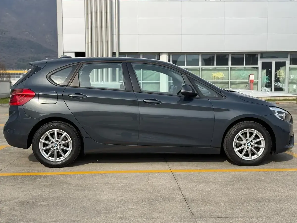 Usata BMW 216 Active Tourer Luxury Line 116 CV (85 kW) 2017 Grigio Monovolume