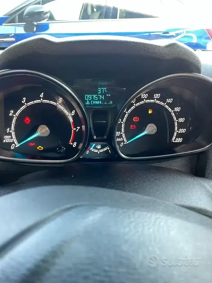 Usata Ford Fiesta Titanium 95 CV (69 kW) 2017 Nero Utilitaria