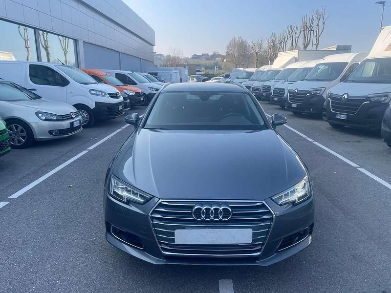 Usata Audi A4 Business 170 CV (125 kW) 2018 Grigio Station wagon