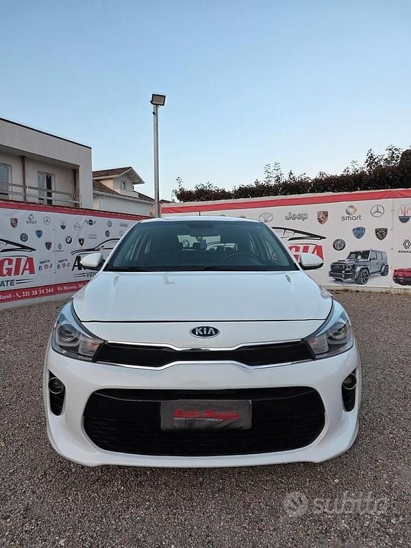 Usata Kia Rio 77 CV (56 kW) 2017 Bianco Berlina