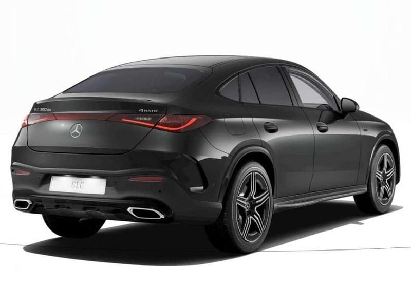 Nuova Mercedes GLC300e Advanced 197 CV (144 kW) 2025 Grigio scuro / metallizzato Coupé