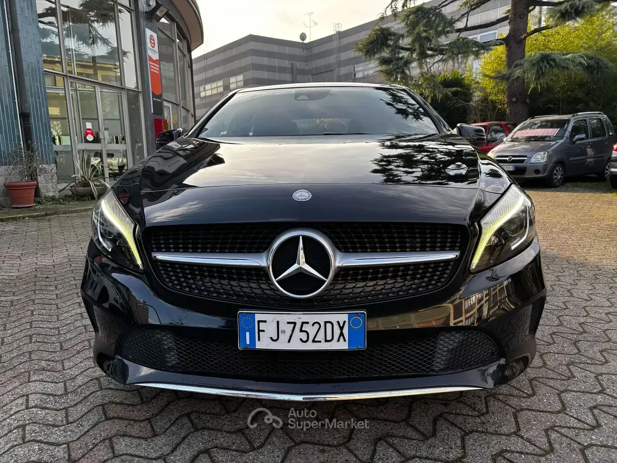 Usata Mercedes A200 136 CV (100 kW) 2017 Nero Berlina
