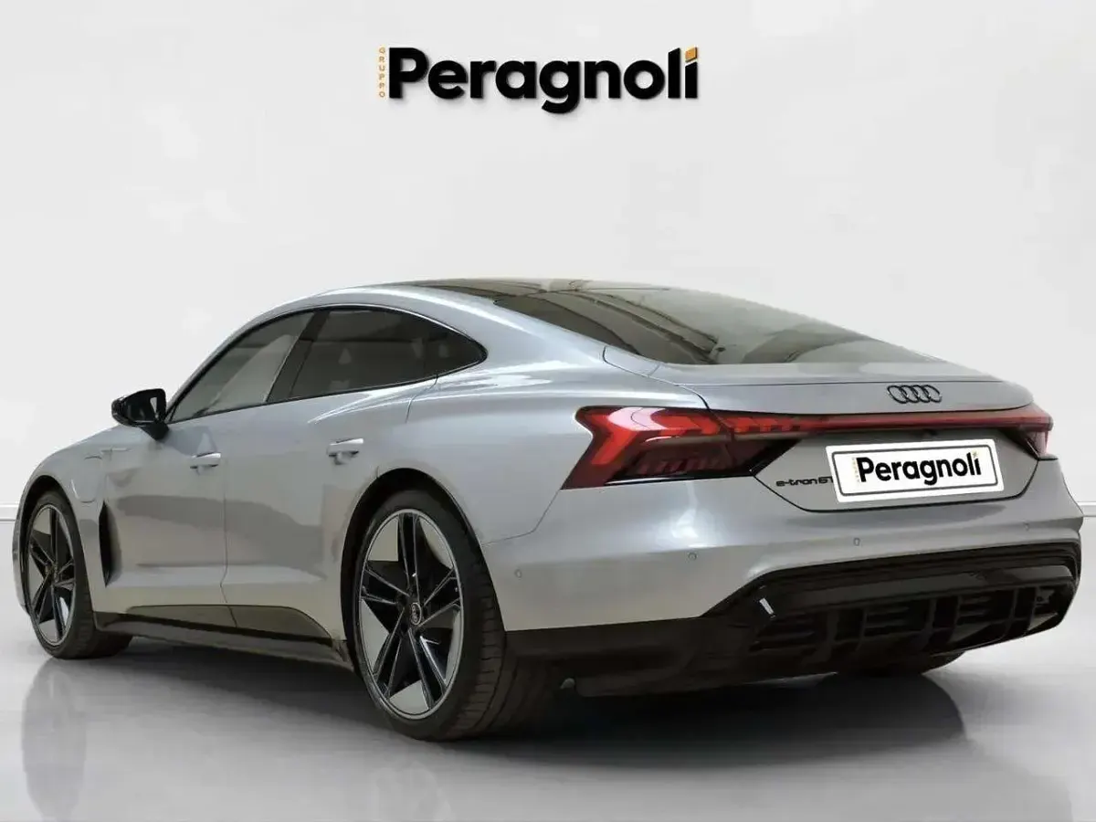 Usata Audi e-tron GT quattro Ambiente 139 kW (190 CV) 2022 Argento Berlina
