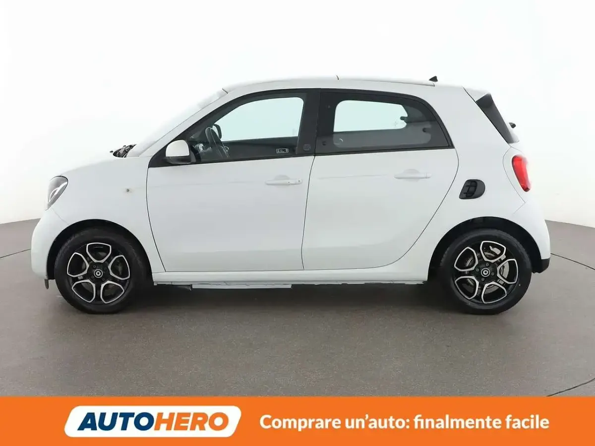 Usata Smart ForFour Electric Drive Passion 60 kW (82 CV) 2019 Bianco Utilitaria
