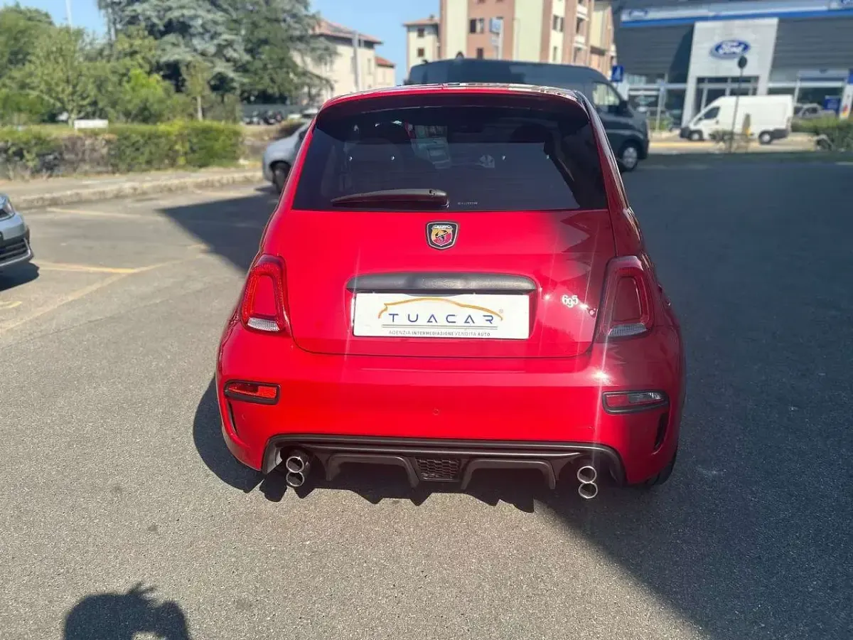 Usata Abarth 695 Competizione 179 CV (131 kW) 2024 Rosso Utilitaria