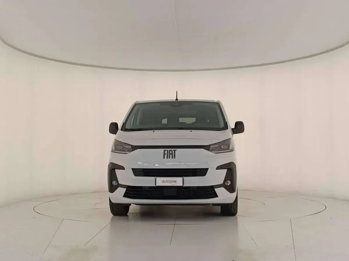 Usata Fiat Ulysse 132 kW (180 CV) 2025 Bianco Monovolume