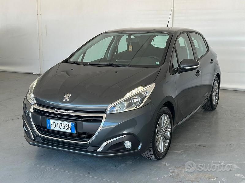 Usata Peugeot 208 81 CV (59 kW) 2016 Grigio Utilitaria