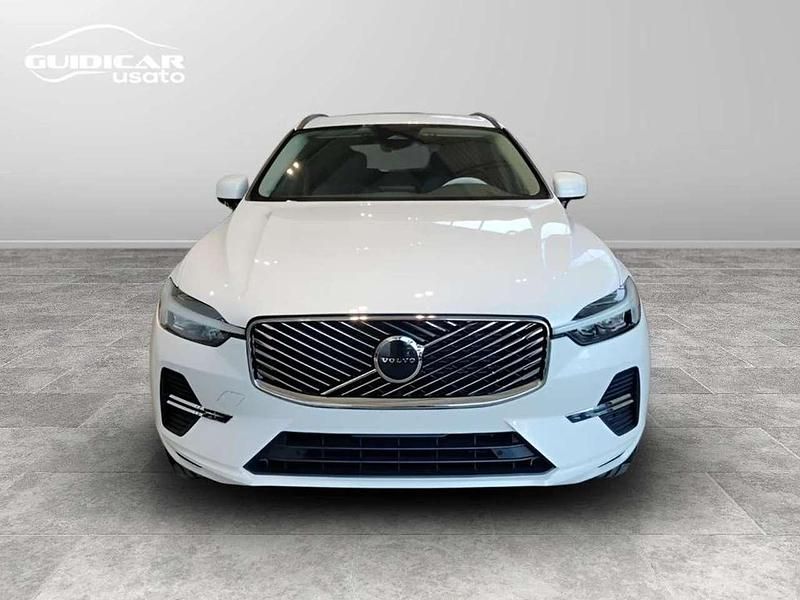 Nuova Volvo XC60 Core 250 CV (183 kW) 2025 Cristal white pearl SUV
